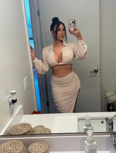 613688719: Chica busca chico en Sevilla