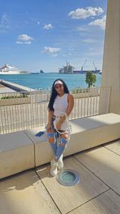 605487085: Chica busca chico en Granada