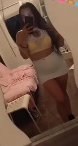 613662847: Chica busca chico en Barcelona