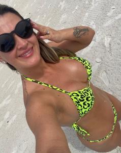 672345510: Chica busca chico en La Coruña