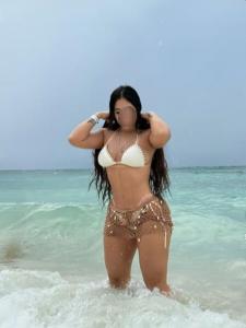 613509841: Chica busca chico en Sevilla