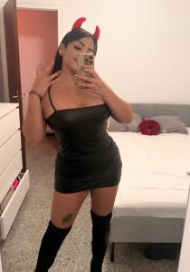 623482188: Chica busca chico en Barcelona