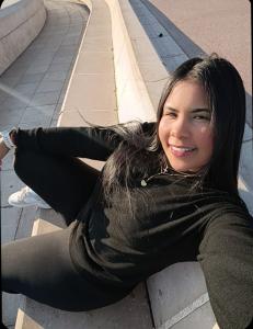 664039705: Chica busca chico en Barcelona