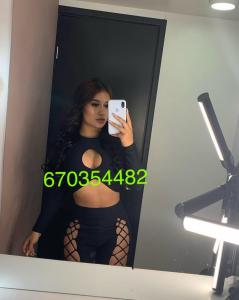 670354482: Chica busca chico en Barcelona
