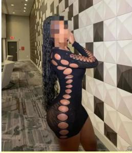 670689473: Chica busca chico en Tarragona