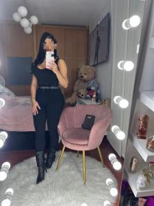 663582673: Chica busca chico en Murcia