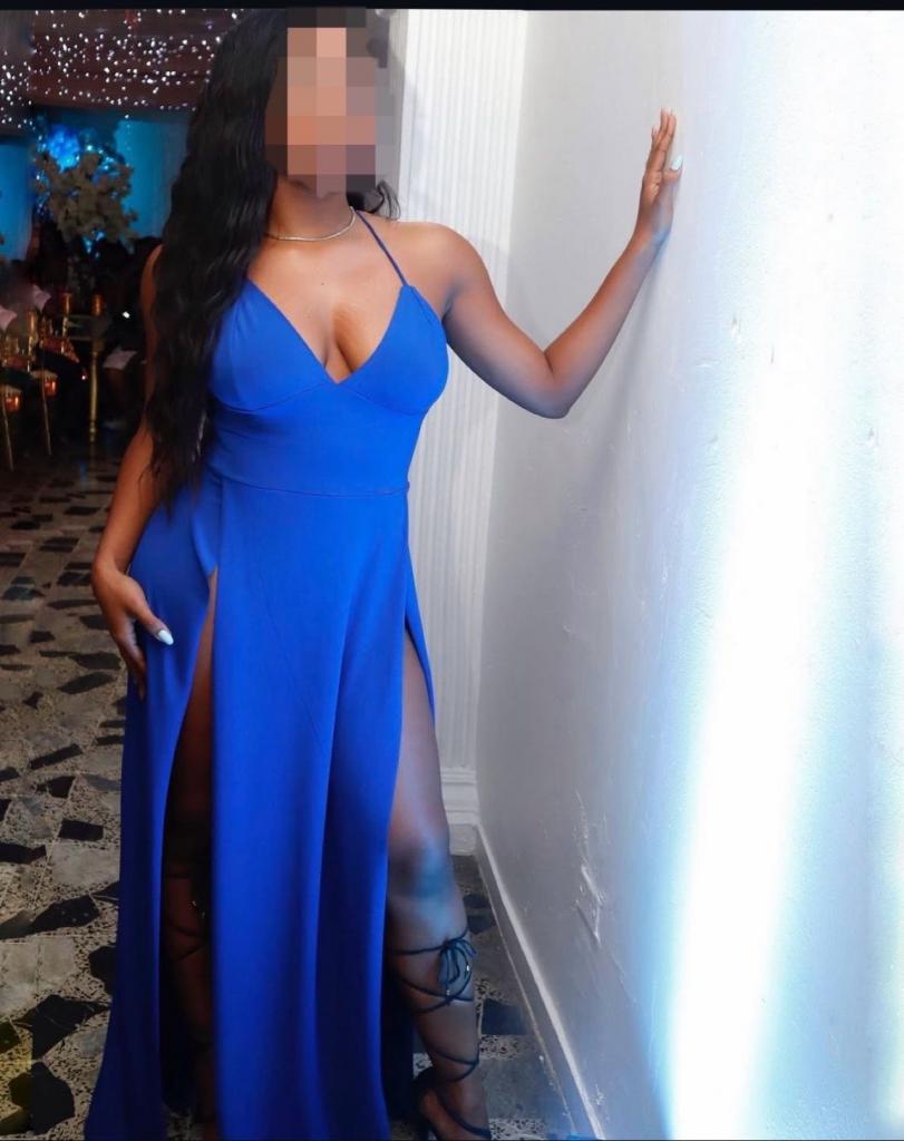 667760274: Chica busca chico en Sevilla