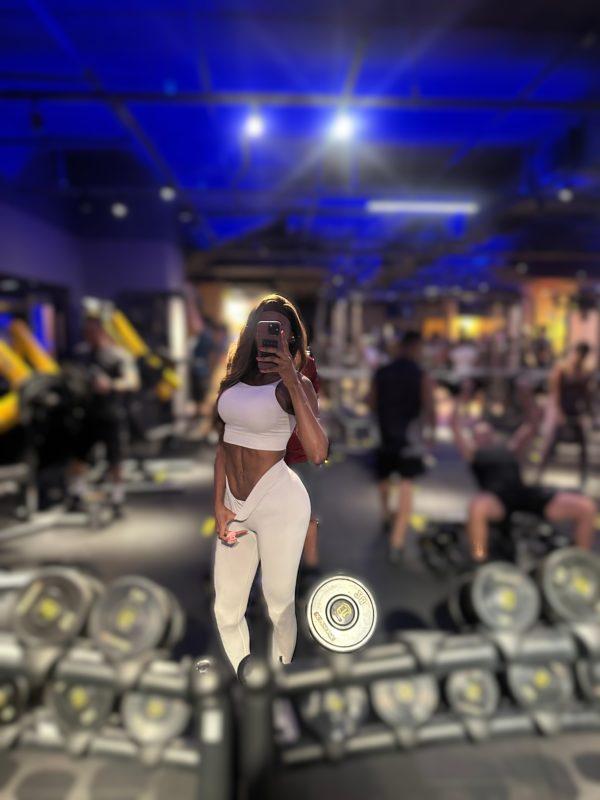 671146545: Chica busca chico en Murcia