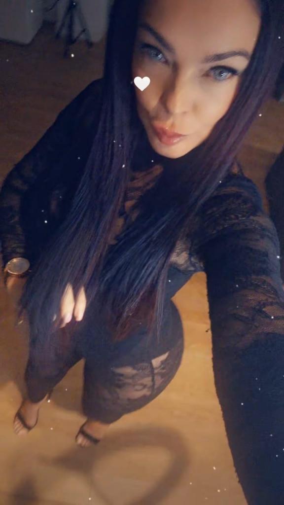Chica busca chico en Tenerife: 