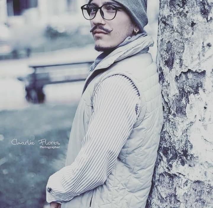 Chico busca chica en Sevilla: 