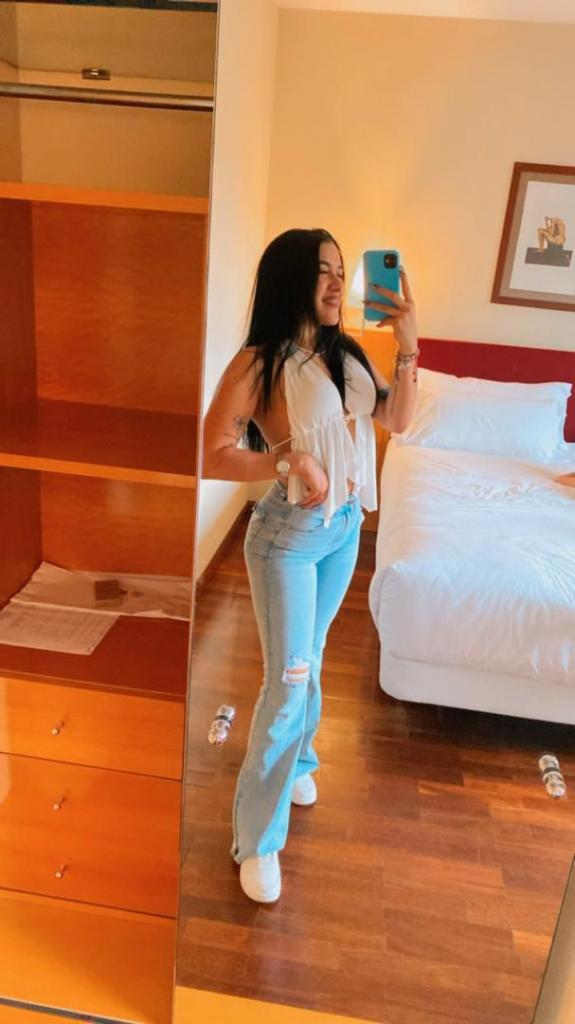 Chica busca chico en Ibiza: 