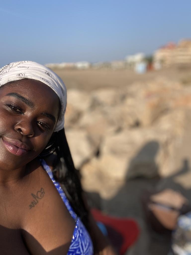 664440233: Chica busca chico en Valencia