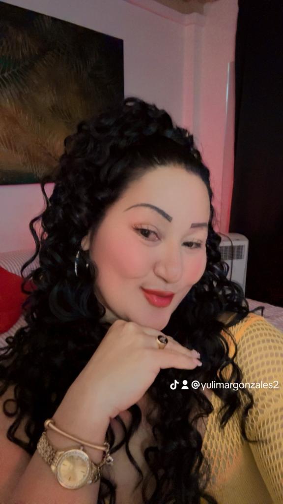 Chica busca chico en Cádiz: 