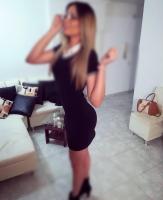 672819142: Chica busca chico en Barcelona