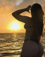 667050848: Chica busca chico en Sevilla