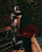 643764601: Chica busca chico en Gerona