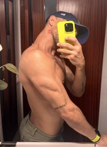 617117356: Chico busca chica en Las Palmas