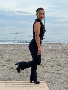 643463083: Chica busca chico en Alicante