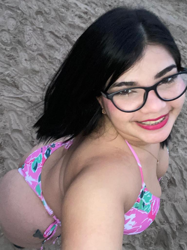 612427142: Chica busca chico en Barcelona