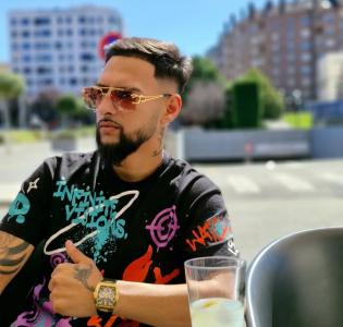 Chico busca chica en Asturias: 