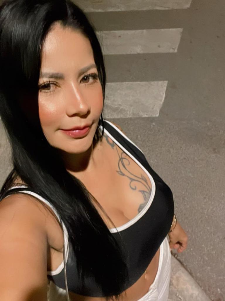 Chica busca chico en Ibiza: 