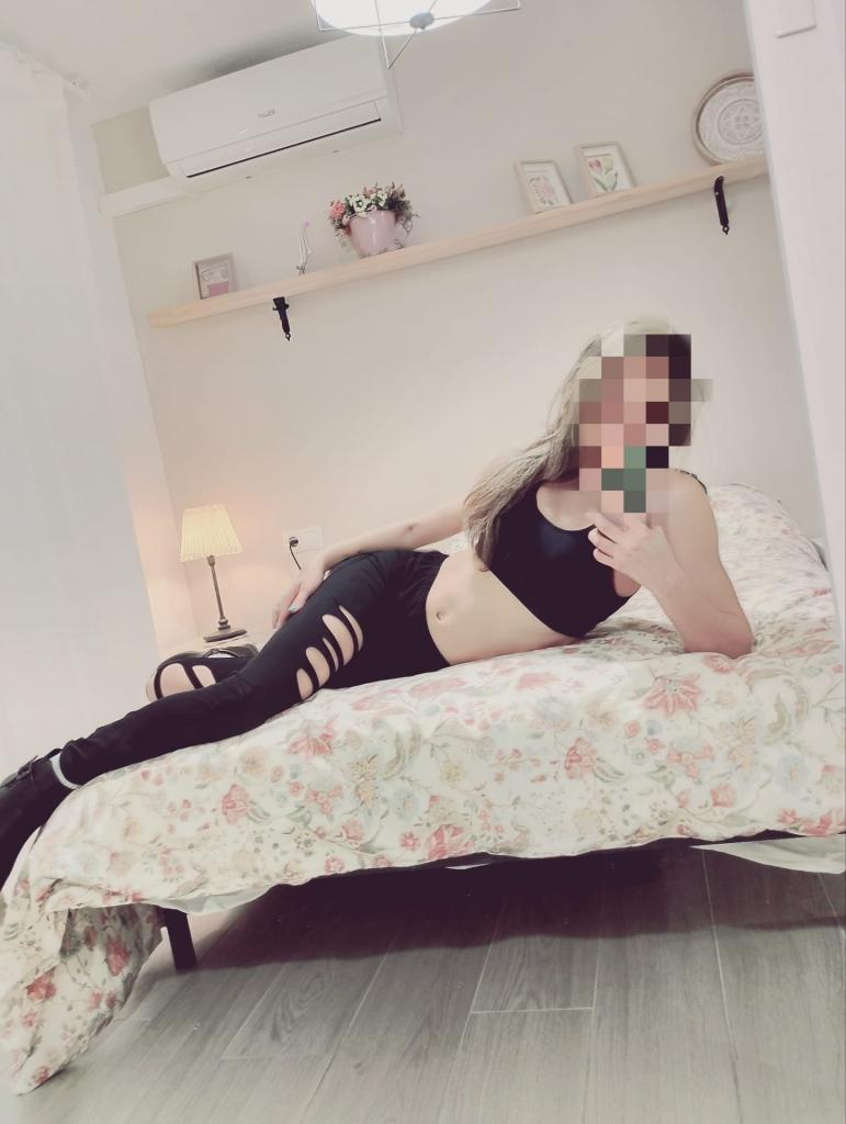 Chica busca chico en Granada: Chica busca chico