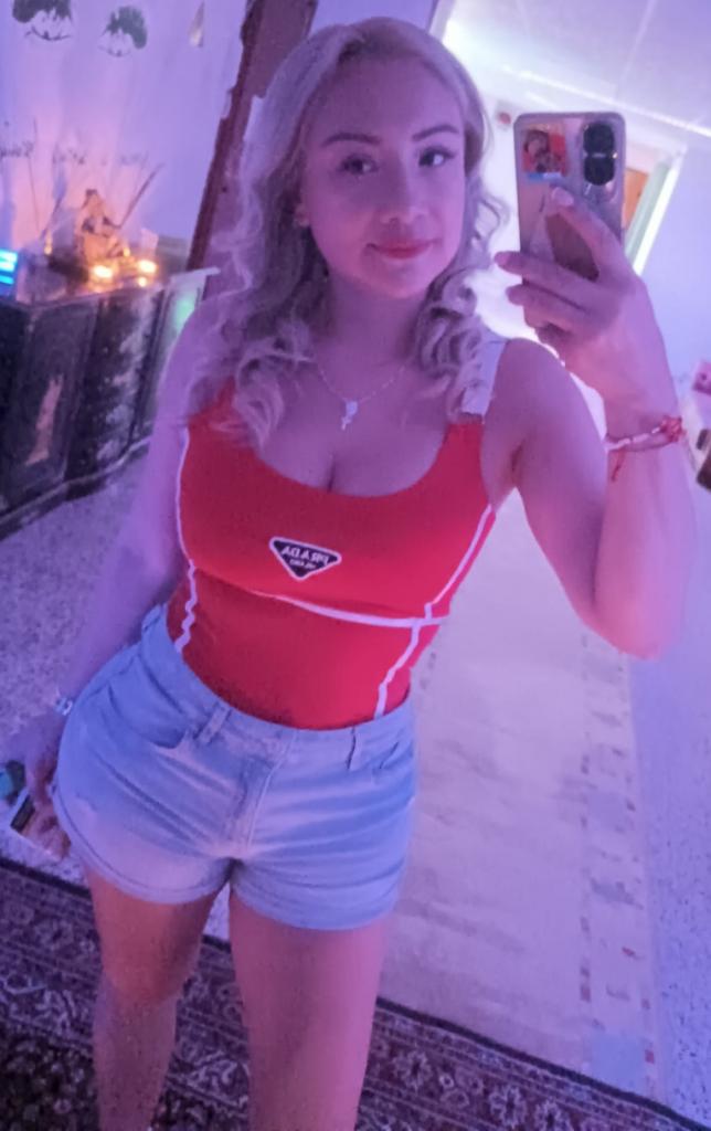 614724646: Chica busca chico en Mallorca