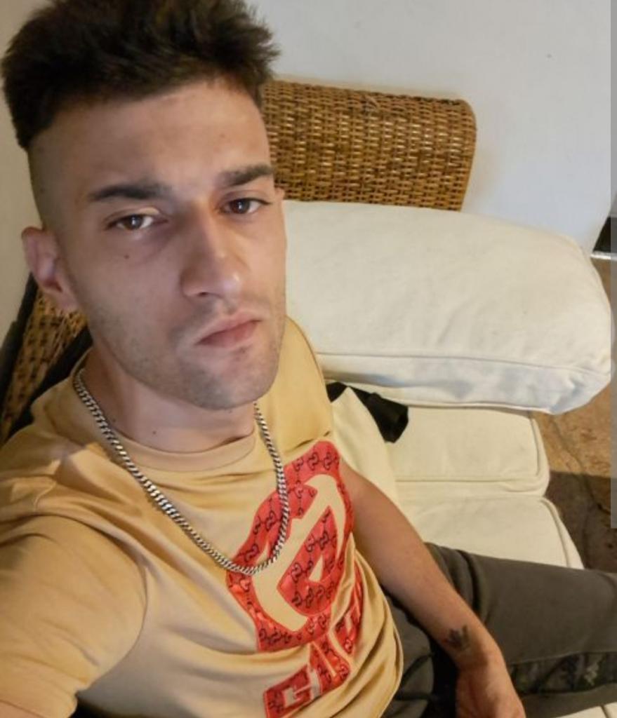 Chico busca chica en Ibiza: 