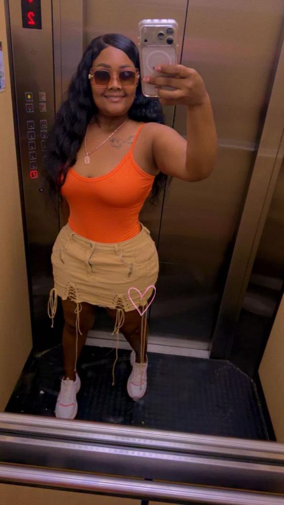 Chica busca chico en Almería: 