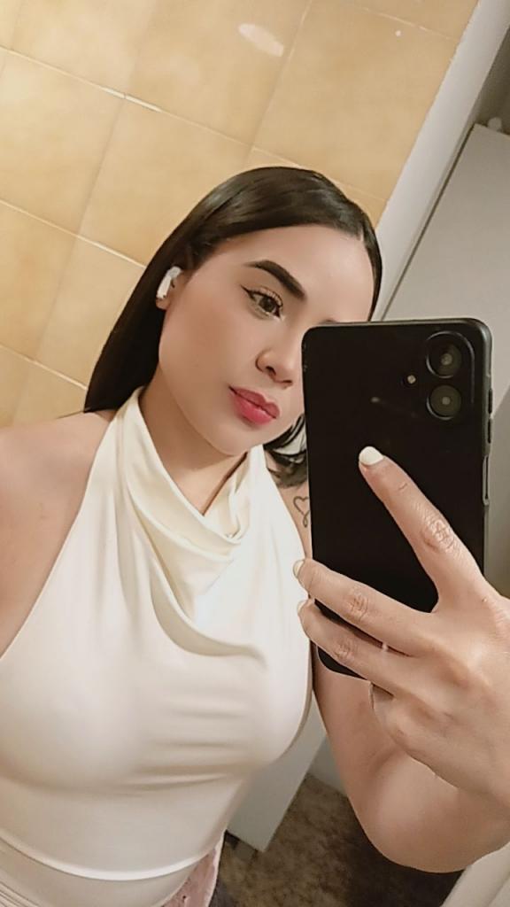 637781382: Chica busca chico en Barcelona