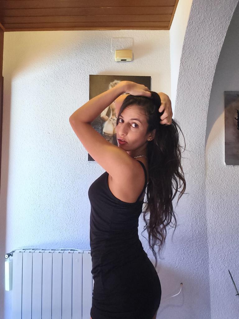 641990148: Chica busca chico en Madrid