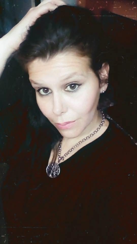742012198: Chica busca chico en Pontevedra
