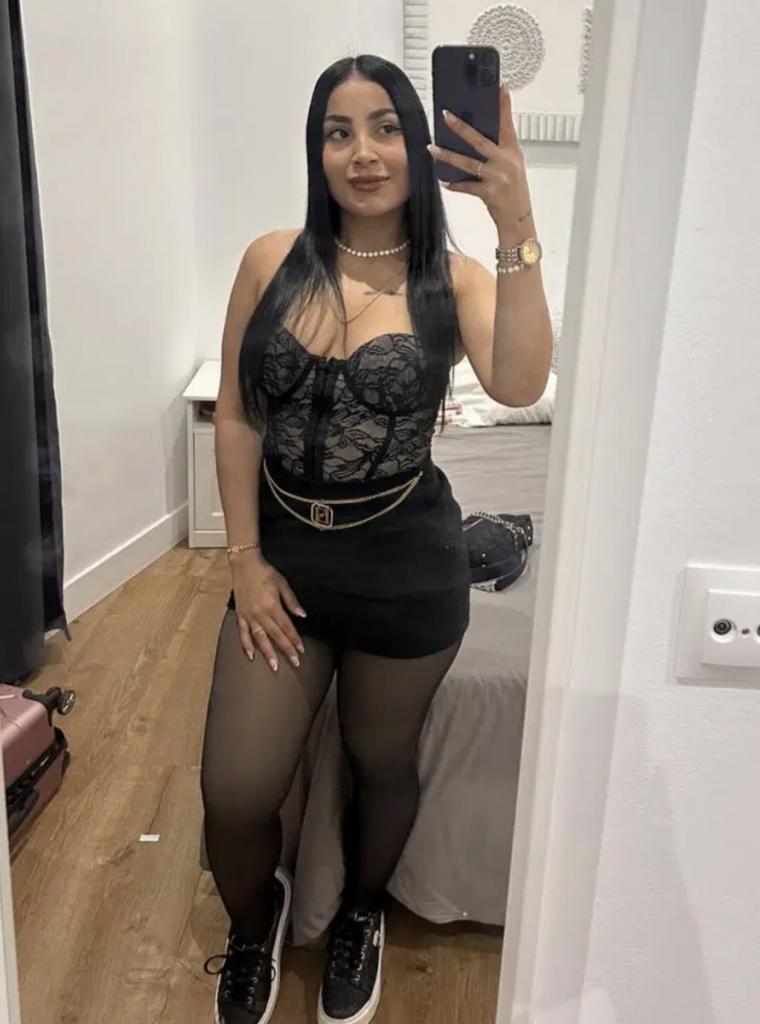 742002589: Chica busca chico en Asturias