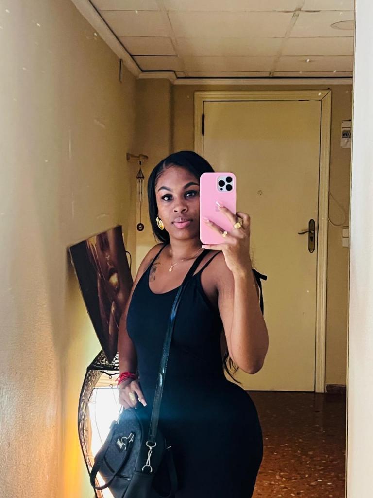 Chica busca chico en Valencia: Chica busca chico