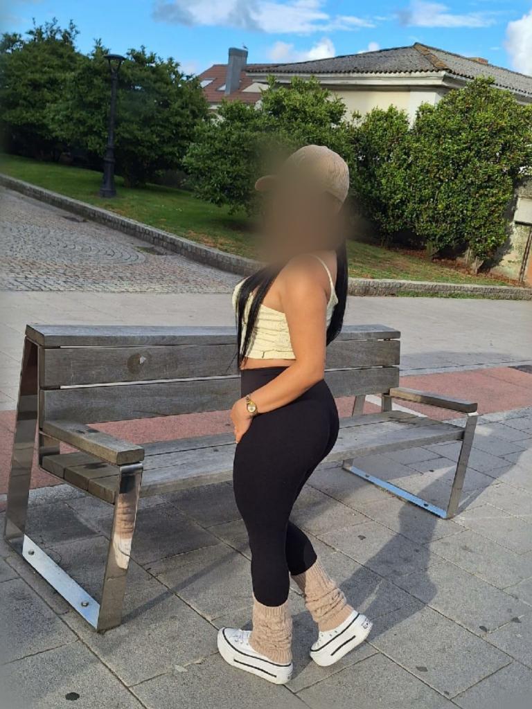 631423619: Chica busca chico en Lugo