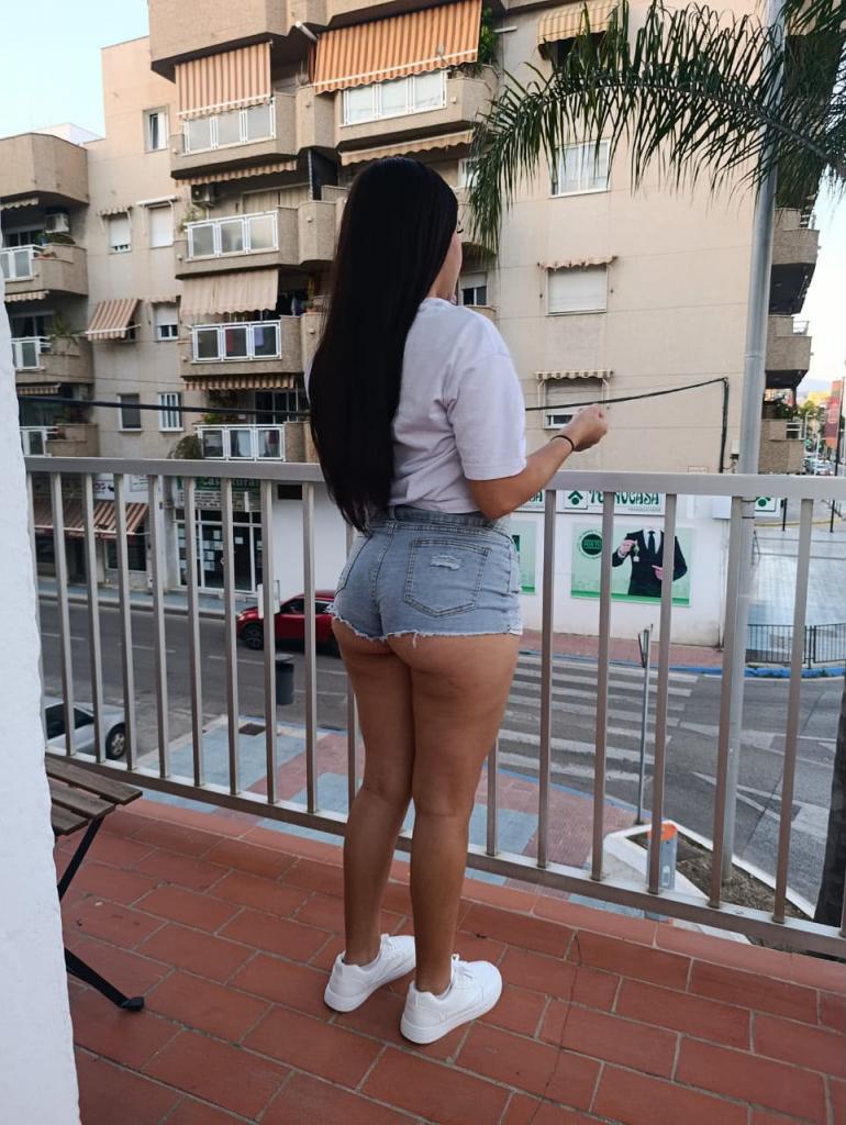 613920755: Chica busca chico en Málaga