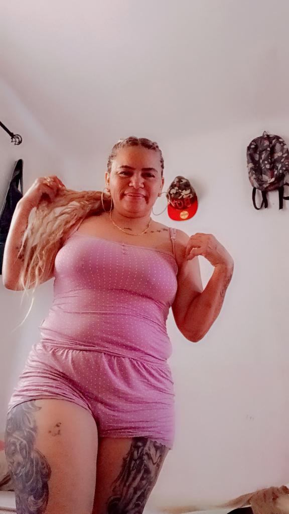 614938384: Chica busca chico en Sevilla