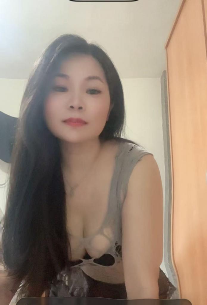 Chica busca chico en Granada: 