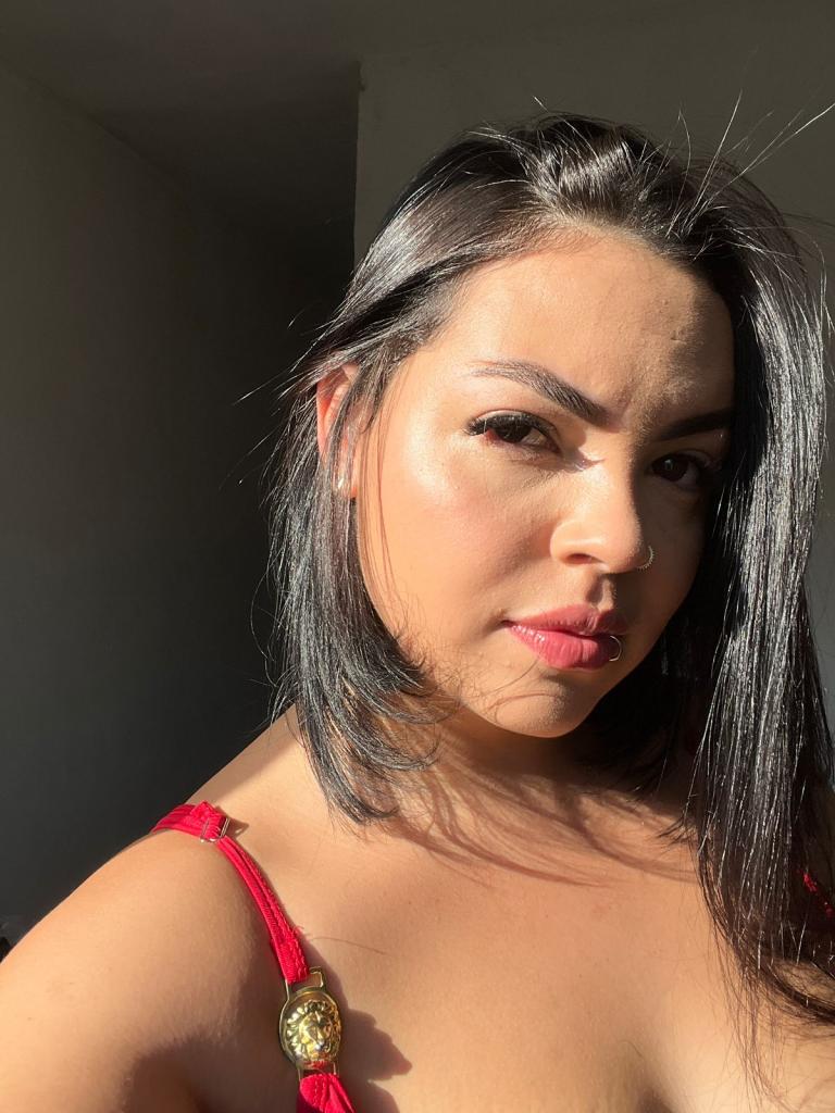 677385603: Chica busca chico en Barcelona
