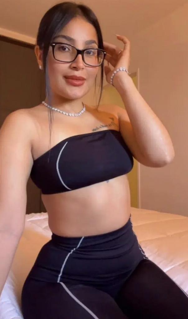 742002589: Chica busca chico en Asturias
