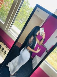613693633: Chica busca chico en Málaga