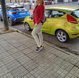 614551183: Chica busca chico en La Coruña