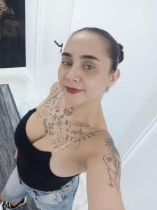 647297745: Chica busca chico en Valencia