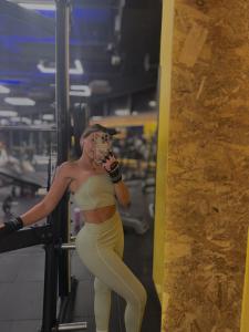 635854971: Chica busca chico en Málaga