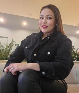 635245191: Chica busca chico en Sevilla