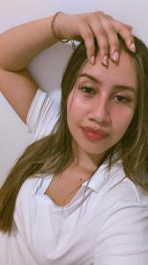 667694619: Chica busca chico en Sevilla