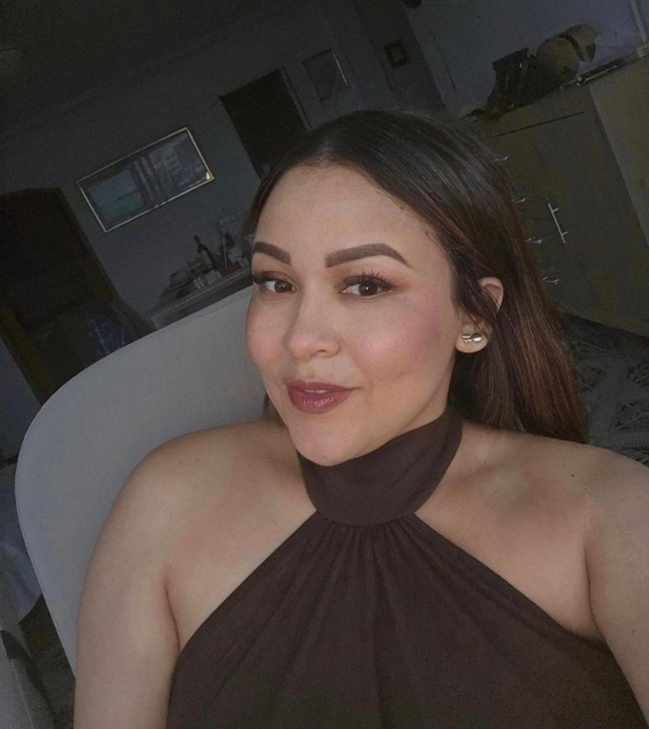 635245191: Chica busca chico en Sevilla
