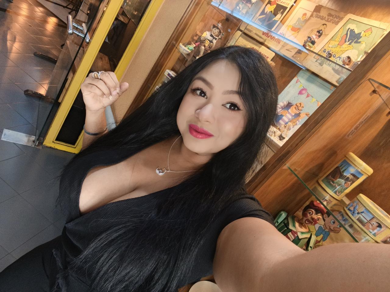 745082298: Chica busca chico en Almería