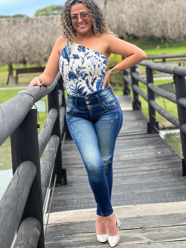 643138468: Chica busca chico en Madrid