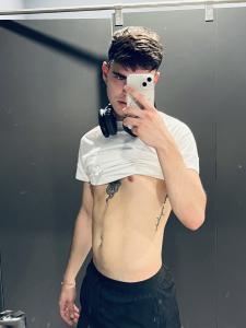 624931290: Chico busca chica en Valencia